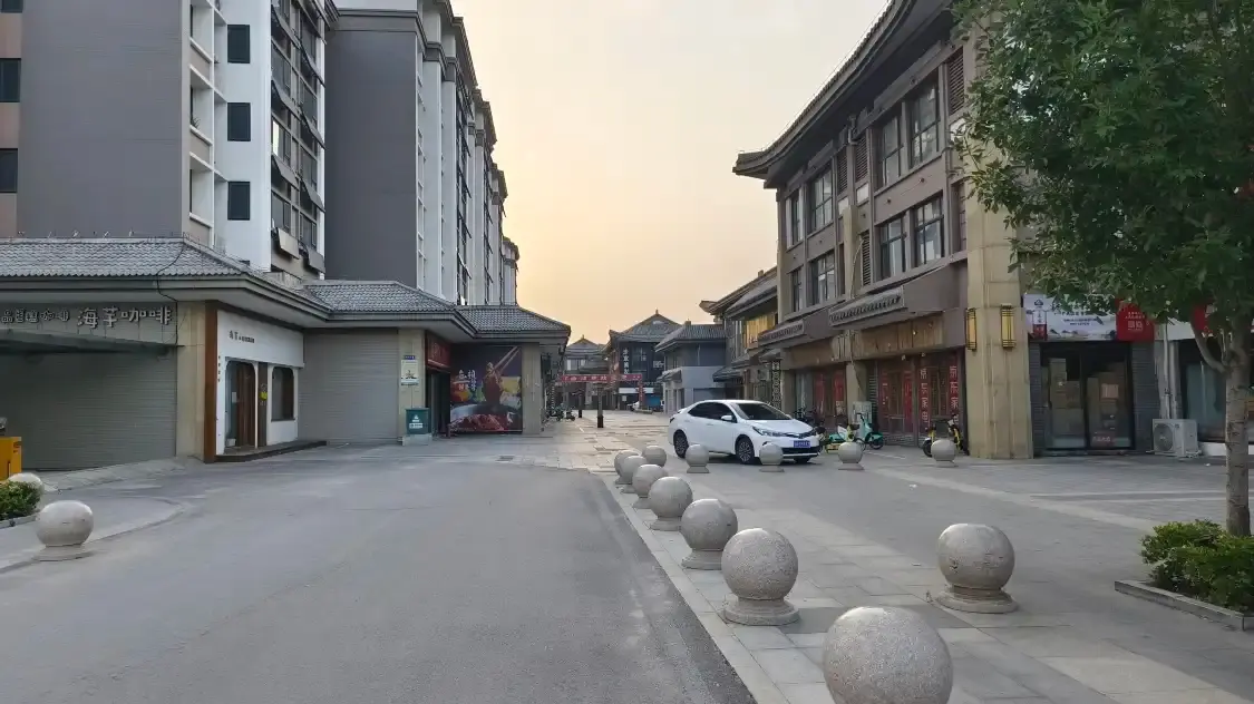 Hotels near Qucheng Alley Cultural and Tourism Commercial Street