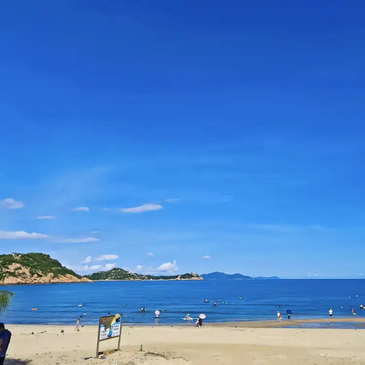 Hotels near Xiatangwan
