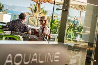 Aqualine Bar
