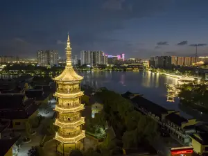 平湖の人気夜の人気シーン