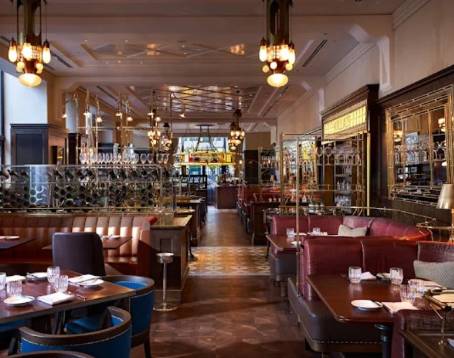 KOLLÁZS – Brasserie & Bar