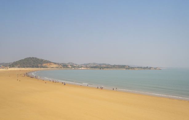 Yueliangwan Sand Beach