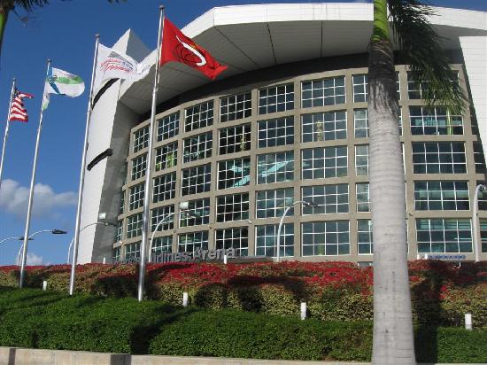 マイアミ アメリカン エアラインズ アリーナ 評判 案内 トリップドットコム