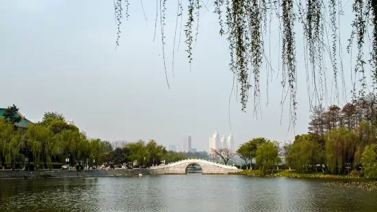 Xinghuatan Park