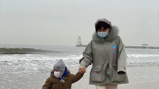 【趣味】赶海就是居住在海边的人们根据潮涨潮落的规律，赶在潮落