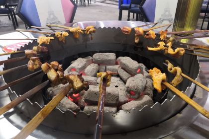 西昌特色火盆小香猪(魁山坡总店)