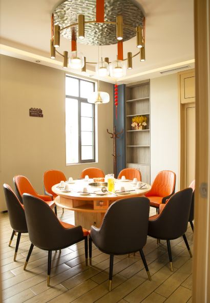 Yue jun ba zi lao pai hot pot