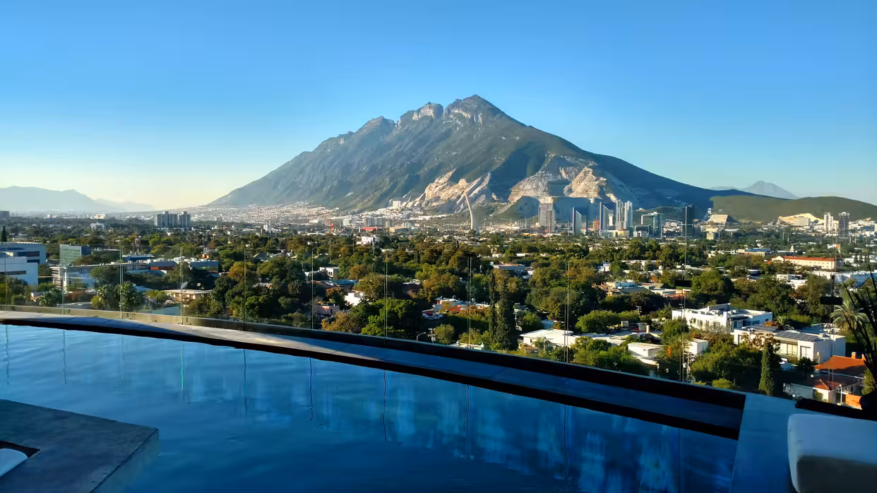 Flüge ${{cityDName}} Monterrey