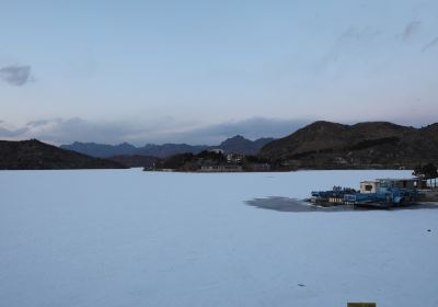 Shangguan Lake