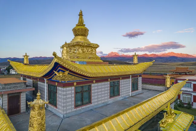 Отели рядом с достопримечательностью «»