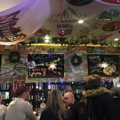 Bjork Bar & Grill 여행 사진