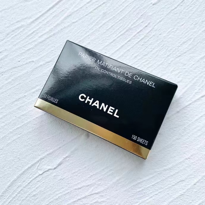 Review  Papier Matifiant de Chanel Oil Control Tissues & the