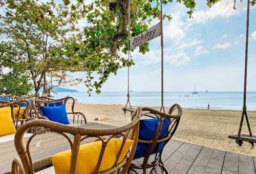 Andalay Beach Bar & Cafe’