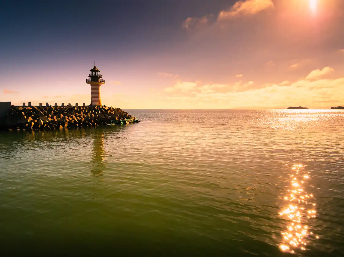 Hotels near Freedom Lighthouse