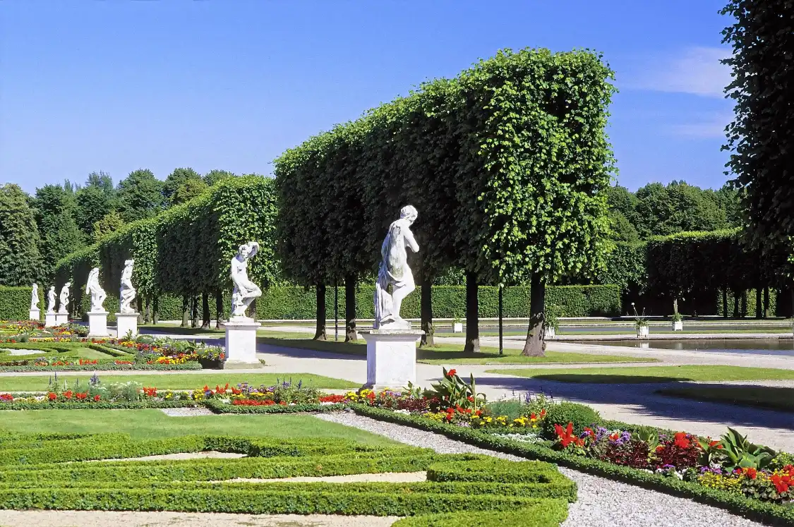 Hotels near Herrenhausen Garden