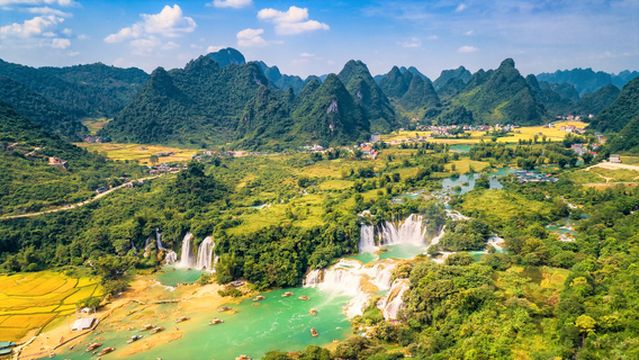 Detian Transnational Waterfall Scenic Spot