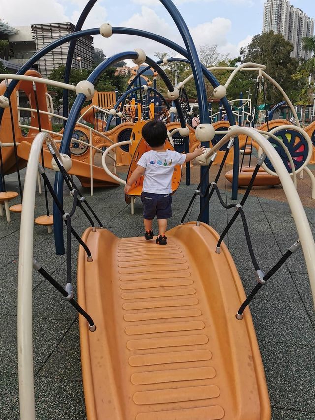 高電量小朋友放電好去處 - 位於顯徑站既新公園顯田遊樂場