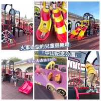 【 火車造型的兒童遊樂場 】