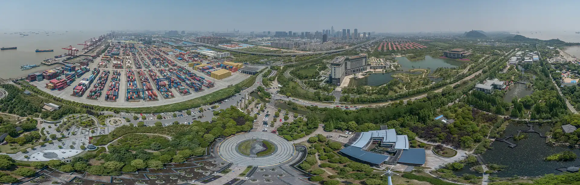 Hotels near Nantong Riverside Park