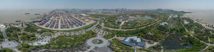Hotels near Nantong Riverside Park