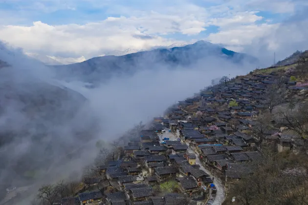 大灣區航空 飛 迪慶