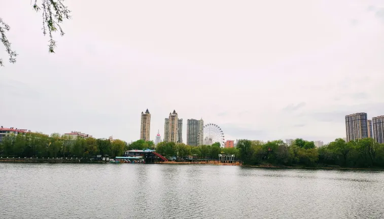 Отели рядом со станцией 