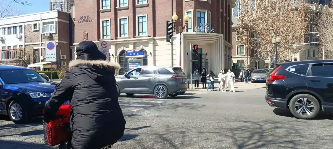 Отели рядом с достопримечательностью «Чэнду»