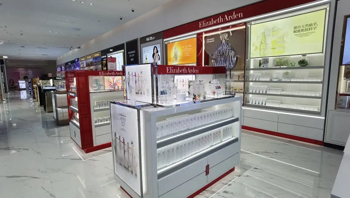 Hotels near Elizabeth Arden (CNSC )