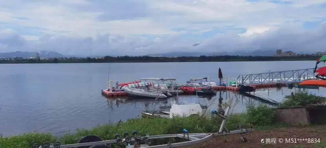 원우사 저수지 주변 호텔
