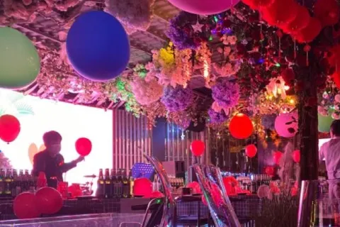 百花酒吧