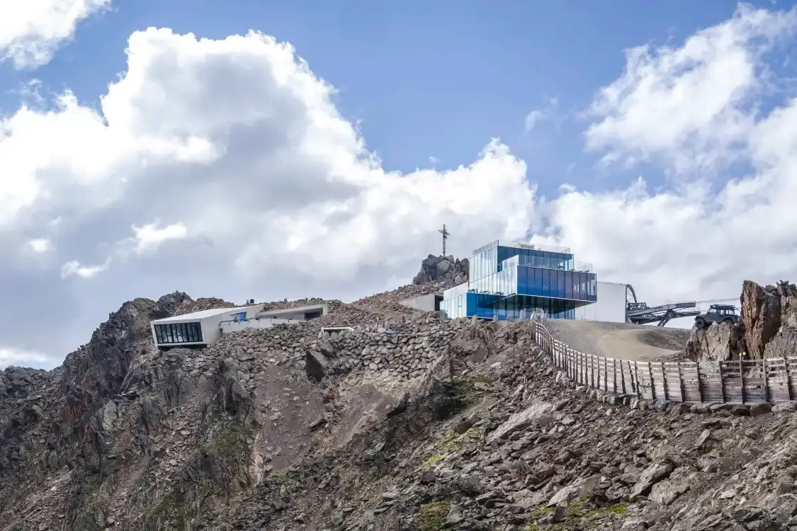 Hotels near Restaurant ice Q