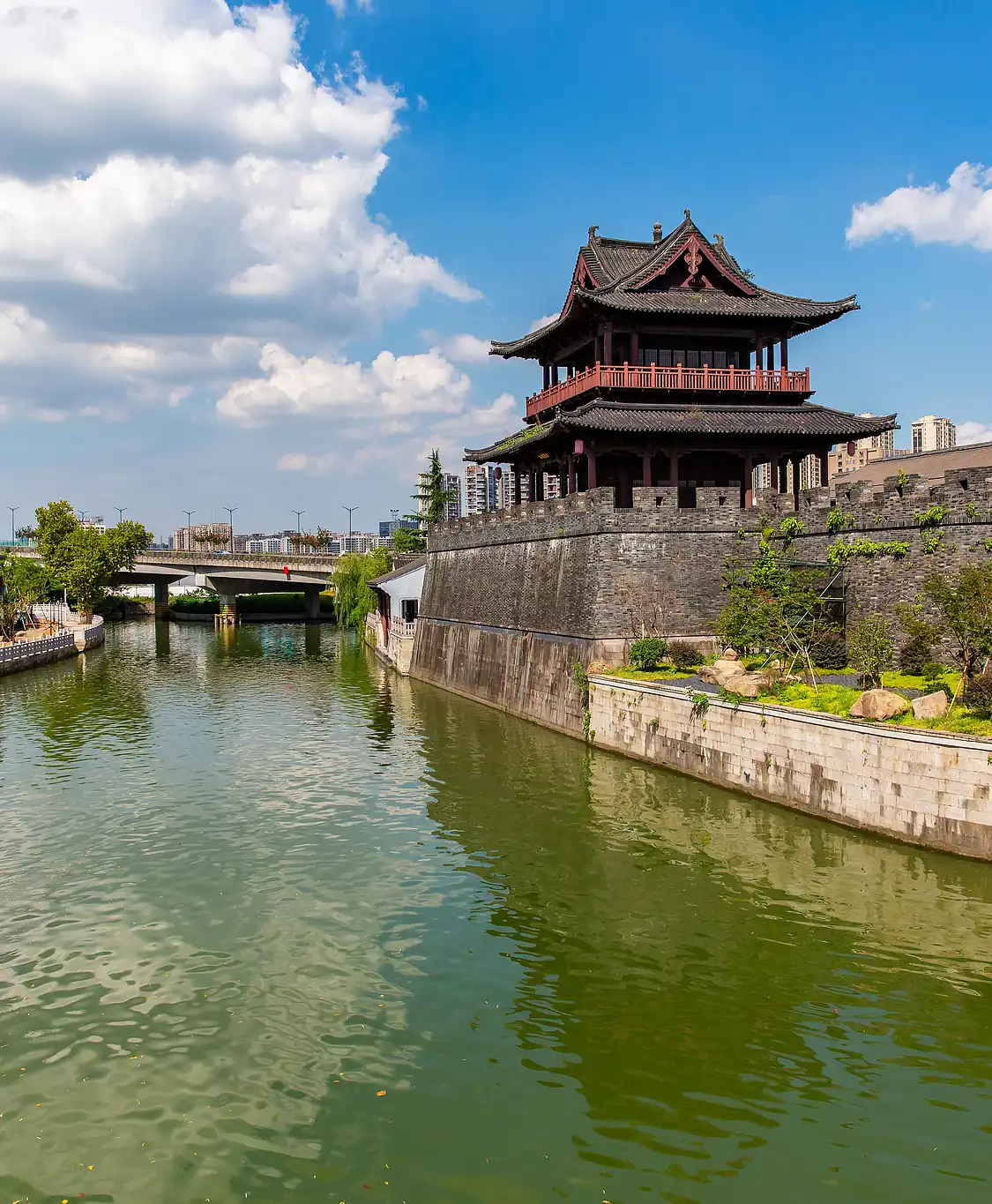 護城河周辺のホテル