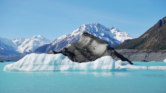 Glacier Lake Cruise, Mount Cook