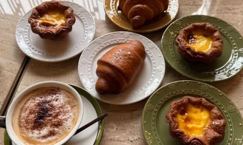 Moma Bakehouse & Bistro