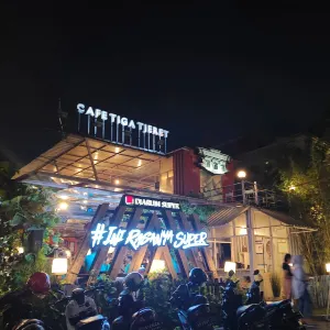 Pasar Malam Ngarsopuro
