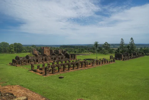 Embajada Cristiana del Paraguay周辺のホテル