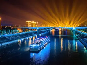 Ночная поездка в реку Янцзы