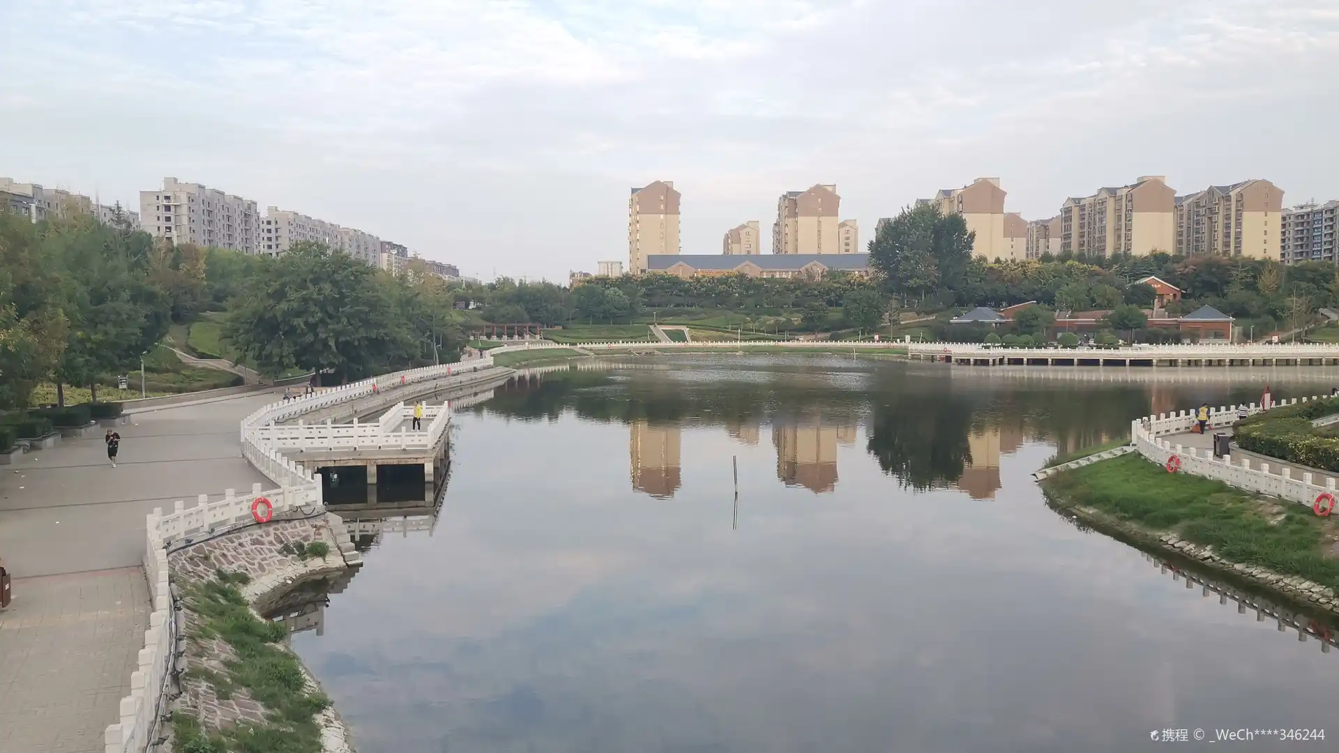 蘭河公園周辺のホテル