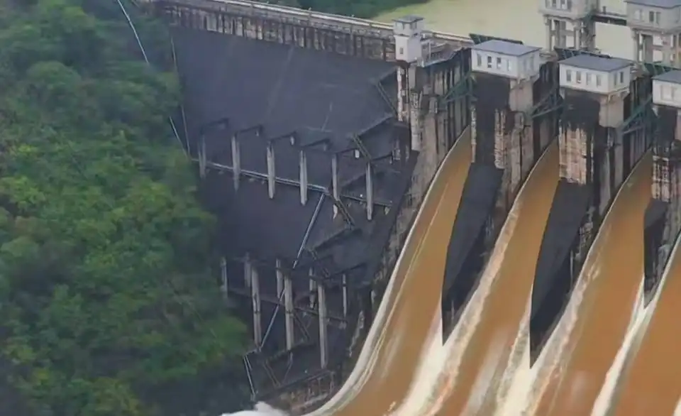 Hotels near Fengshu (Maple Tree) Dam Reservoir