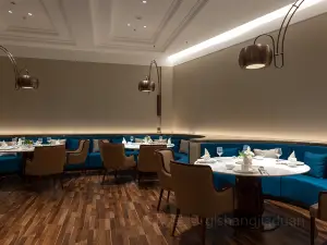 Four Seasons Chamber