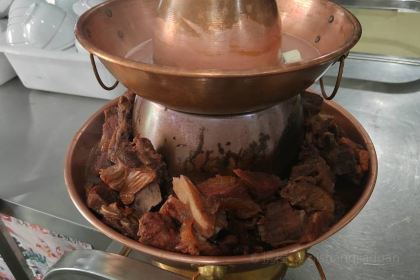 雷记高原牦牛骨汤锅馆