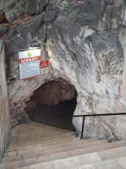 Eshab-ı Kehf Mağarası