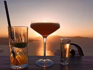 Top 10 Bars in Santorini