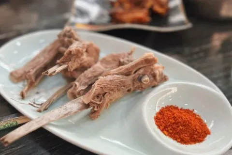 Jingyuangaliumeiweiyanggaorou