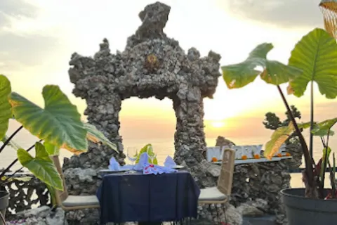 Malini Uluwatu - SEAFOOD & SUNSET