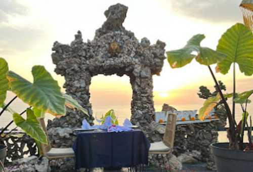 Malini Uluwatu - SEAFOOD & SUNSET