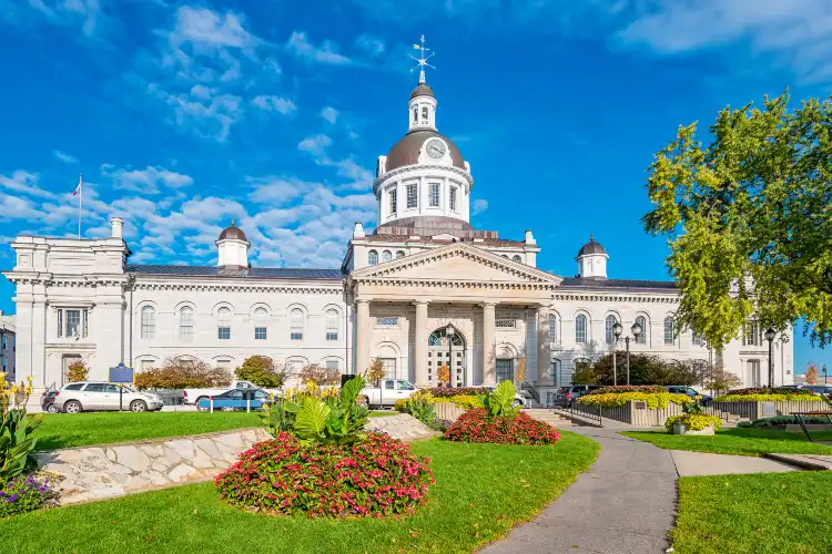 Hotel dekat Kingston City Hall