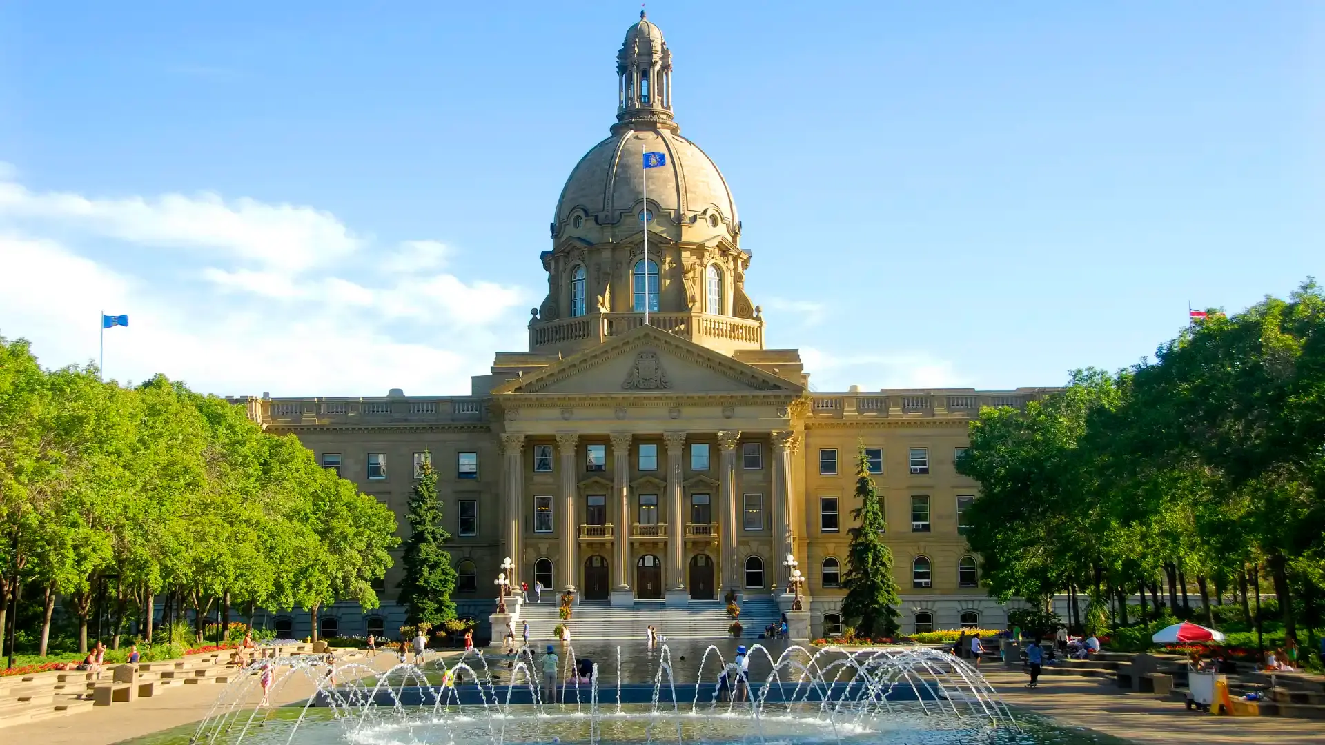 Hotels near Alberta Legislature Building