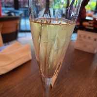 海洋公園酒店自助早餐，居然有氣泡酒飲|黃