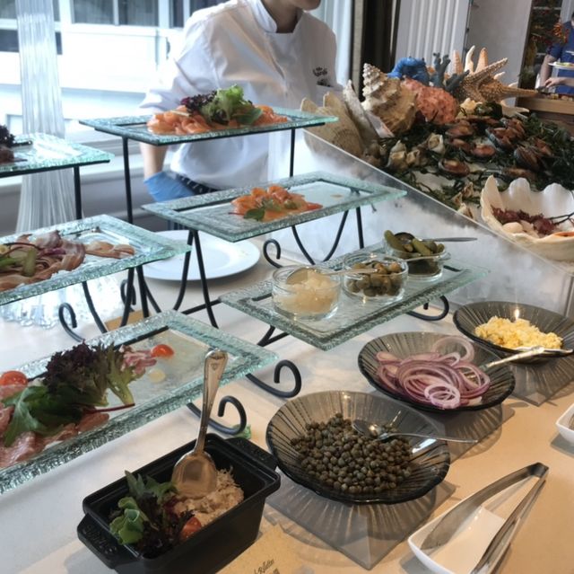 來個優雅的自助餐吧 